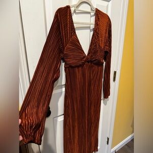 *NWT* Baltic Born Pleated Midi Dress